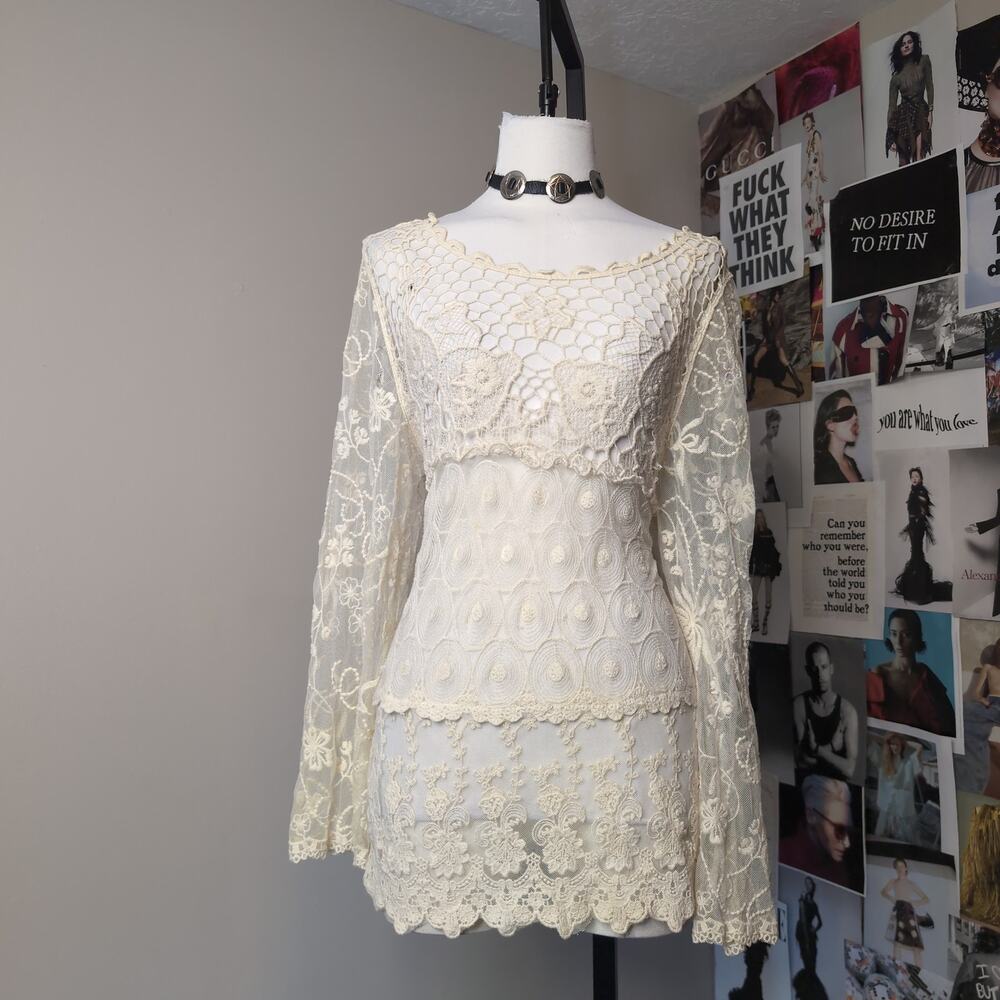Cream Floral Lace Long Sleeve Tunic Top